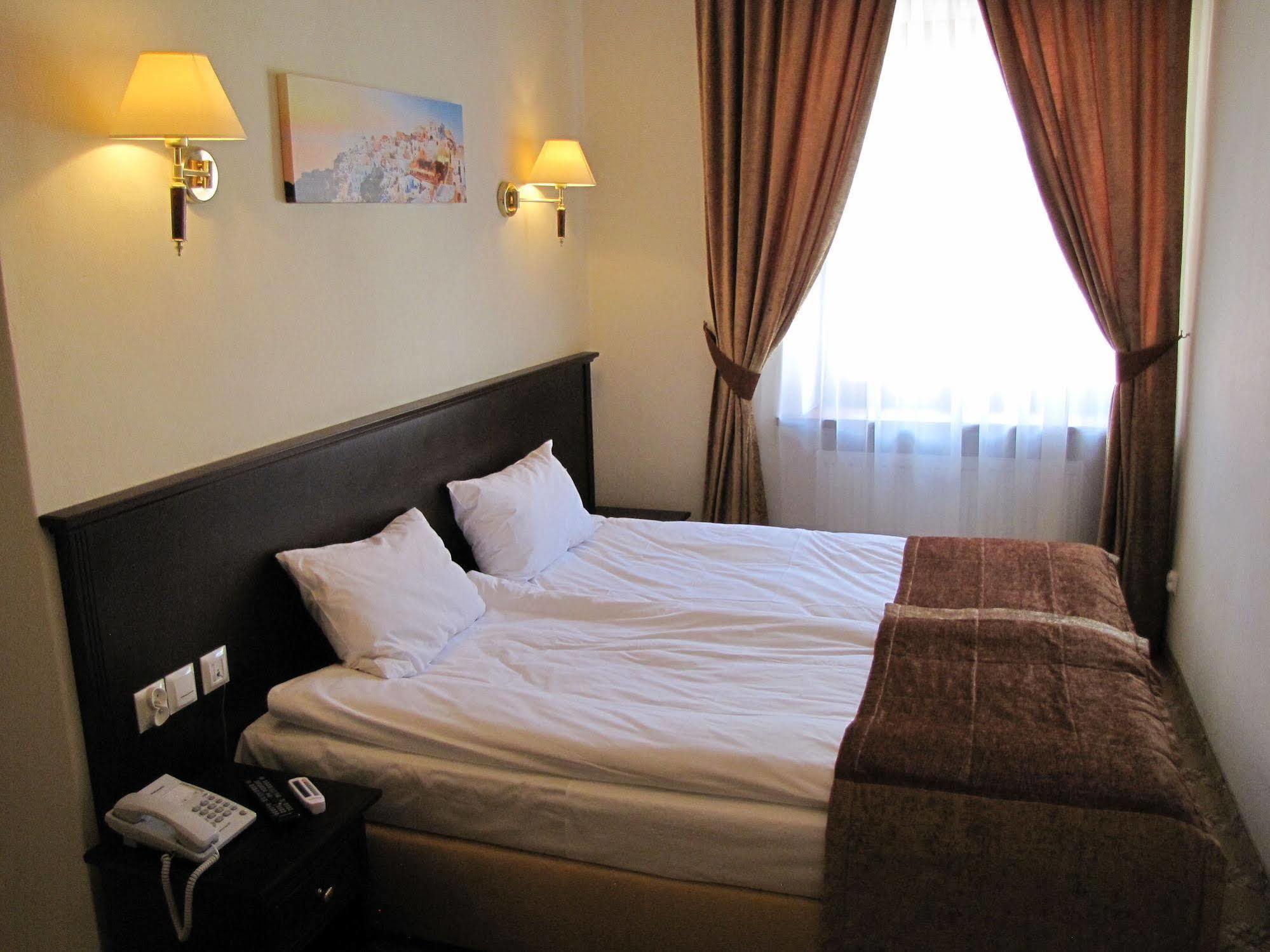 Rezydencja Cleopatra Bed & Breakfast Lublin Exterior photo